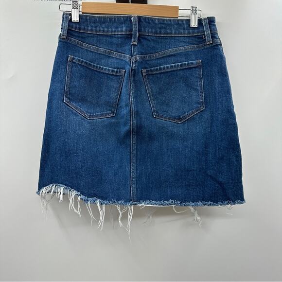 Old‎ Navy Medium Wash Raw Hem Mini Denim Skirt Size 2 - Picture 2 of 6